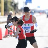 【栃木県郡市町対抗駅伝】下野の山口親子、７・８区つなぐ