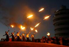 本州最南端の「火祭り」幻想的に