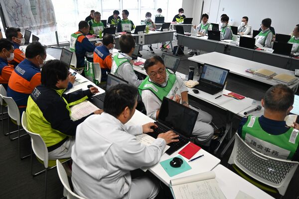 大地震を想定して行われた市災害対策本部図上訓練