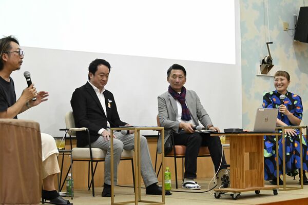ＩＣＴを活用した業務負担軽減など先進的事例を説明するゲスト