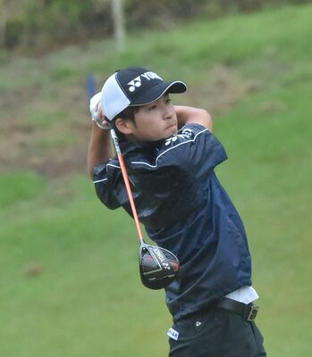 高校男子の部で初優勝を飾った須田信乃介＝セブンハンドレッドクラブ