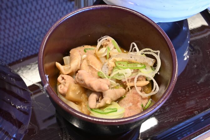 セットメニューに付いてくる名物の「パンチ」