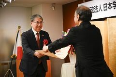 KUMONが「トビタテ！留学JAPAN」への支援で紺綬褒章を受章