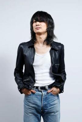 　「ａ　ｆｌｏｏｄ　ｏｆ　ｃｉｒｃｌｅ」の佐々木亮介＝東京都内