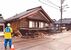 地震で倒壊し１階部分が潰れた家屋＝３日午後、石川県珠洲市（県警提供）