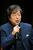 　取材会に登場した中村雅俊＝２１日、東京都内