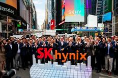 韓国ＳＫ、米上場で４兆円超調達