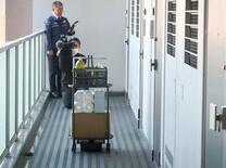 マンション内搬送にロボット