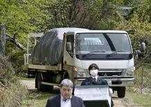 「学校まで送り別の場所で殺害」