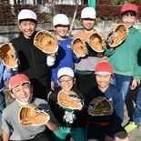届いた後に廃校…大谷グラブはどこへ？　統合先の２校で「偶然」な巡り合わせ
