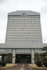 新潟知事選、現職ら３氏届け出
