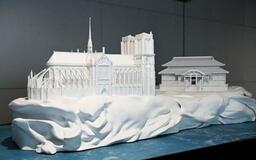 「日仏友好の証し」関空に