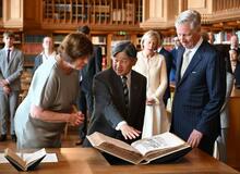日本支援で再建 大学図書館視察