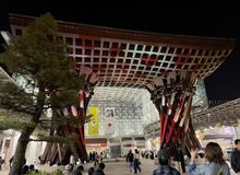 【シンプルかつダイナミック”な構成で投影】金沢駅で赤十字×学生のプロジェクションマッピング