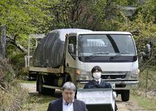 「学校まで送り別の場所で殺害」
