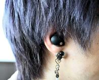 騒音低減イヤホン装着は違反？