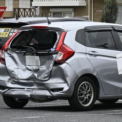 足利のスーパーで乗用車４台絡む事故　巻き込まれた70代女性が重体