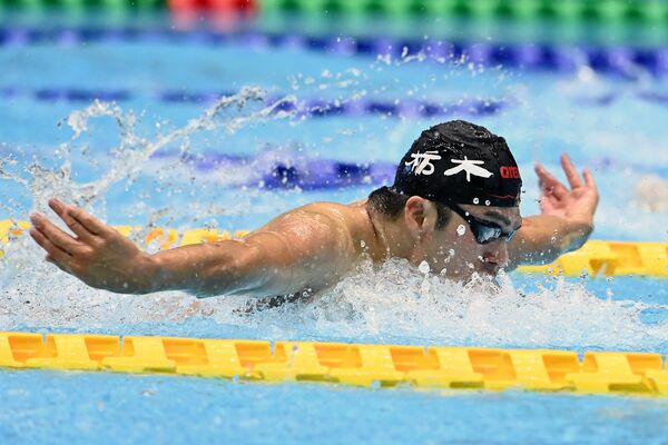 成年男子100メートルバタフライ決勝　力泳する水沼＝日環アリーナ栃木屋内水泳場