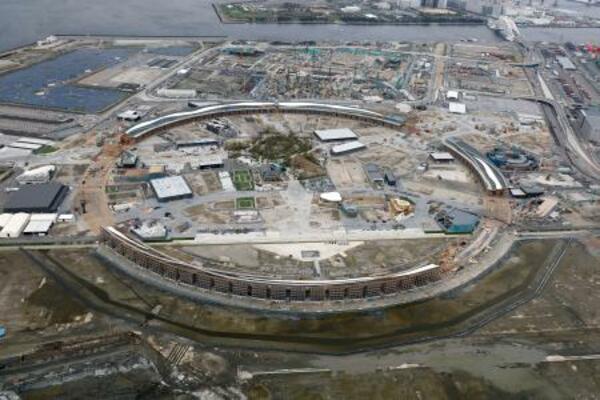 大阪・関西万博会場跡地。奥はIR予定地=大阪市此花区の夢洲