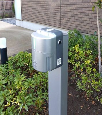 市内公共施設などに約１００基設置されるＥＶ充電用コンセント＝市提供