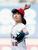 　米大リーグ、エンゼルス―ドジャース戦で始球式を務めるフィギュアスケート女子の島田麻央＝アナハイム（共同）