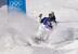 　男子モーグル予選　コブでバランスを崩す藤木豪心＝リビーニョ（共同）