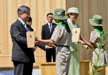 両陛下、愛媛で植樹祭出席