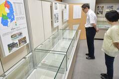 栃木県文書館、歴史資料の常設展リニューアル　戦後80年の節目　寄贈史料中心に疎開などテーマ