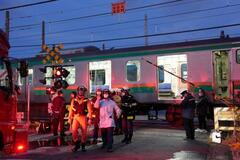 宇都宮線電車が車と衝突、埼玉