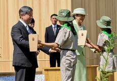 両陛下、愛媛で植樹祭出席
