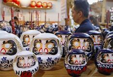 サムライ必勝 だるまに祈願