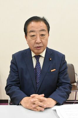 下野新聞社のインタビューに応じる野田代表＝８日午後、宇都宮市内