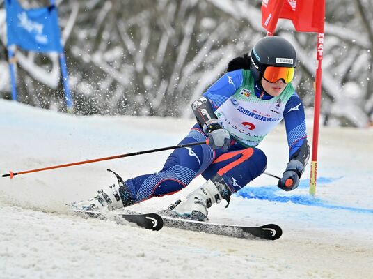 大回転少年女子で３位入賞した大西（足大付）＝山形県の赤倉温泉スキー場