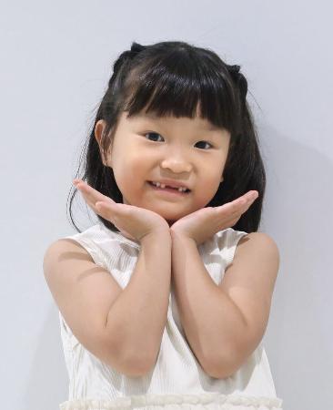 　乳歯が抜けて「さしすせそがちょっと歌いにくかった」と語るののちゃんこと村方乃々佳