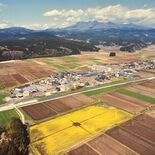 矢板・堀越遺跡北部に浮かび上がる巨大な四角形　「ナスカの地上絵」のよう…