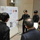 真岡高が探究学習の発表会　カラス、周波数、オリジナル体操…テーマ多彩な展示や実演