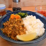 【ミヤコレ】スパイスたっぷりで元気に　パキスタン・チキンカリー（アジアのカレー専門店「マゼダール」）