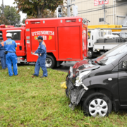 緊急走行中の消防車と乗用車が衝突　宇都宮