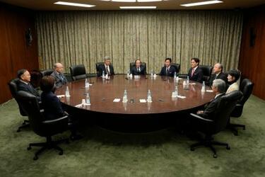日銀、政策金利据え置き