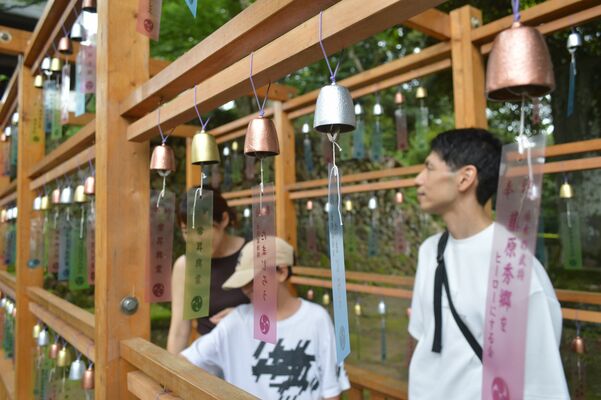 唐澤山神社で始まった毎夏恒例の「風鈴参道」