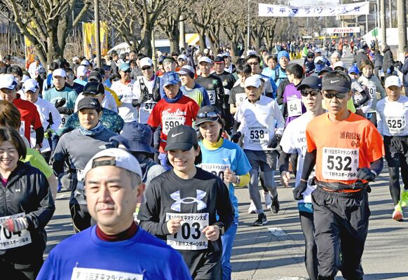 勢いよくスタートした参加者たち