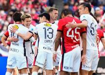 鹿島、３連勝で東首位