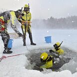 「海猿」極寒の訓練　日光・湯ノ湖で猛吹雪に耐えながら　「過去10年で最…