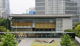 政府内で消費減税「１％案」浮上