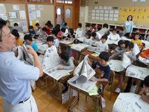 記者の仕事知る／栃木市千塚小