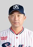 最年長、ヤクルト石川が現役続行