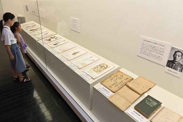 関本の植物標本などが並ぶ企画展