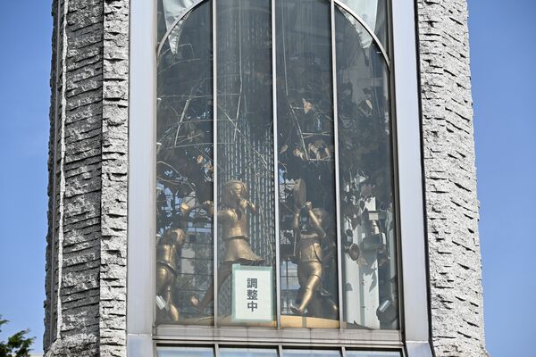 からくり部分には「調整中」の貼り紙がある