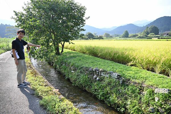 堀野さんの案内で訪れた原地を流れる久保田堀