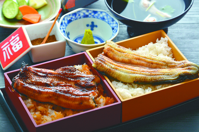 かば焼きと白焼きを一度に味わえる「うなぎ赤勝て白勝て御膳」